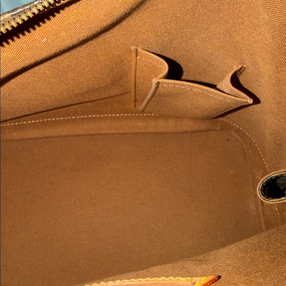 Louis Vuitton Alma Handbag Monogram Canvas 12 - Picture 8 of 12